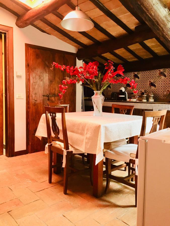 Sotto I Tetti Del Borgo Apartment Spoleto Exterior photo